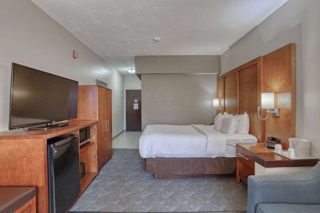 Comfort Suites Appleton Airport - photo 43