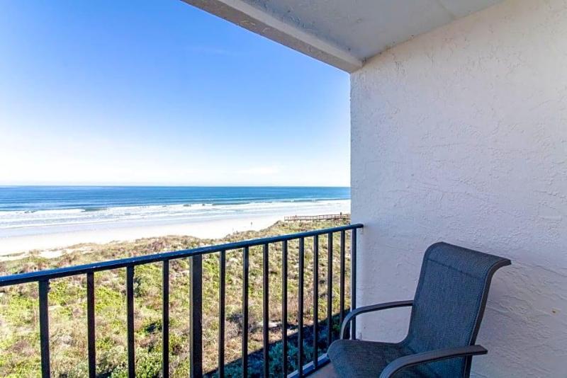 Beacher's Lodge Oceanfront Suites - photo 42