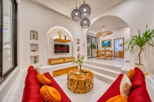 Cozy 2bd Villa 4min drive to Cemagi Beach with Pvt Rooftop — 4-Star Luxury Hotel in Canggu, Indonesia