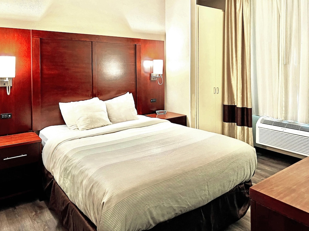 Quality Inn & Suites Green Bay Ashwaubenon - photo 5
