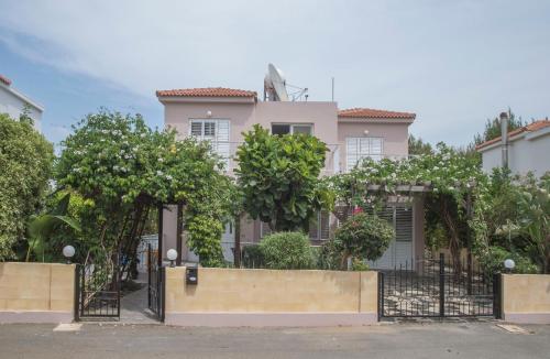Nissi Maria Villa