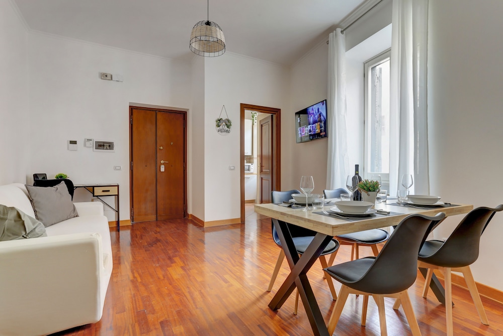 Colosseo Green Park Home and More — 4-Star Luxury Hotel in Rome, Italy