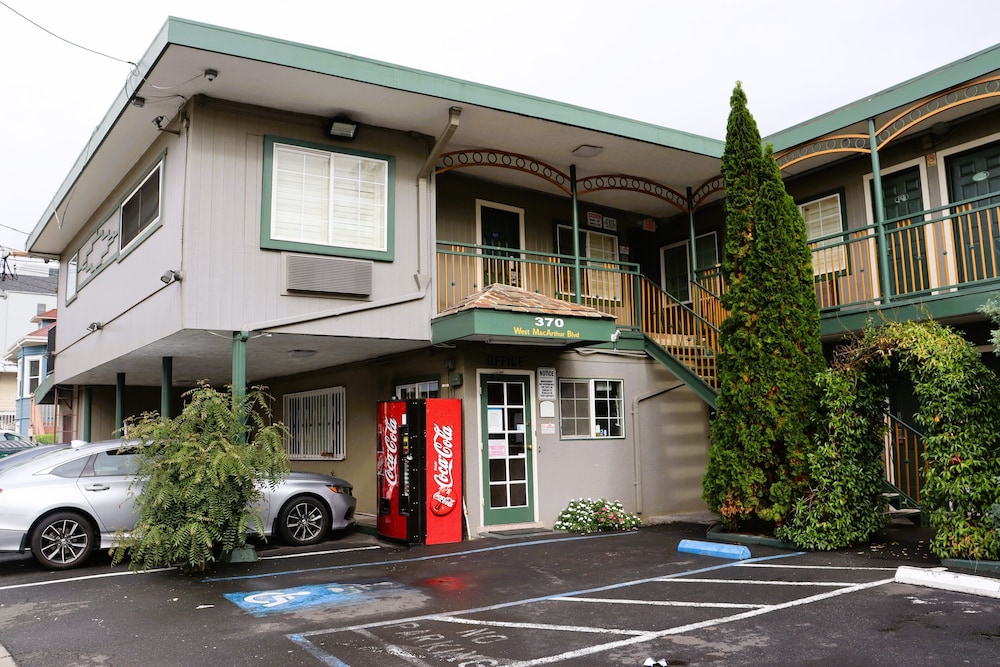 Value Inn - photo 17