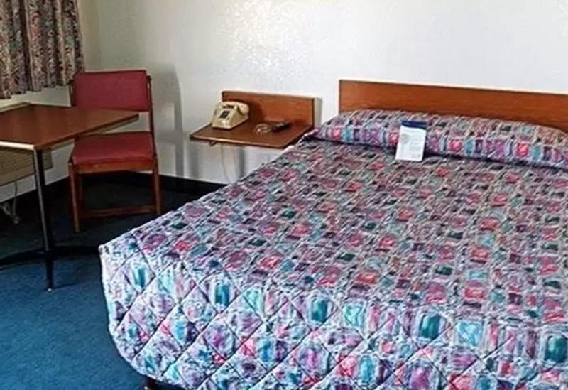 Rodeway Inn Fort Smith I 40 - photo 13