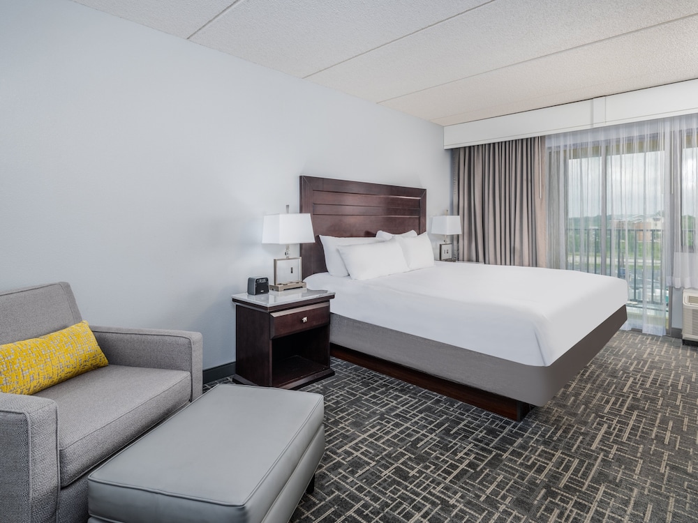 Crowne Plaza Milwaukee Airport by IHG - photo 27