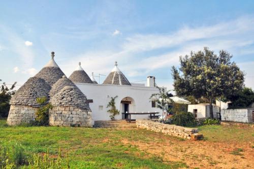Trullo Lino in Cisternino, Italy