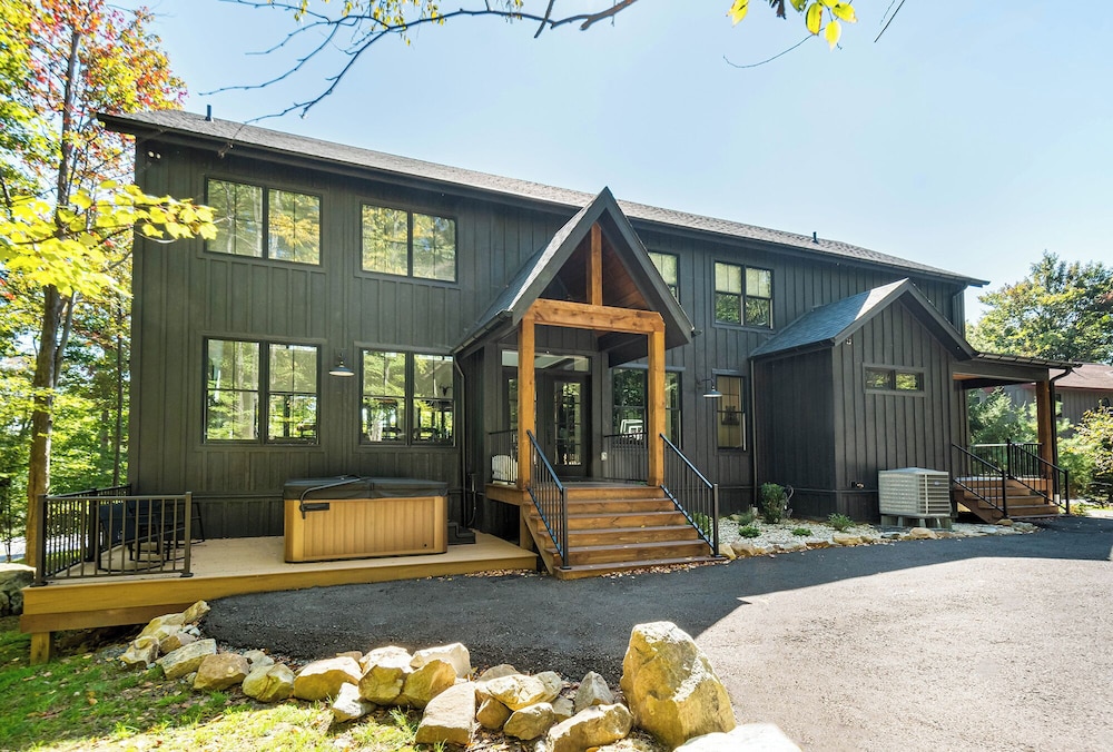 No Black Tie Affair in Mchenry, United States