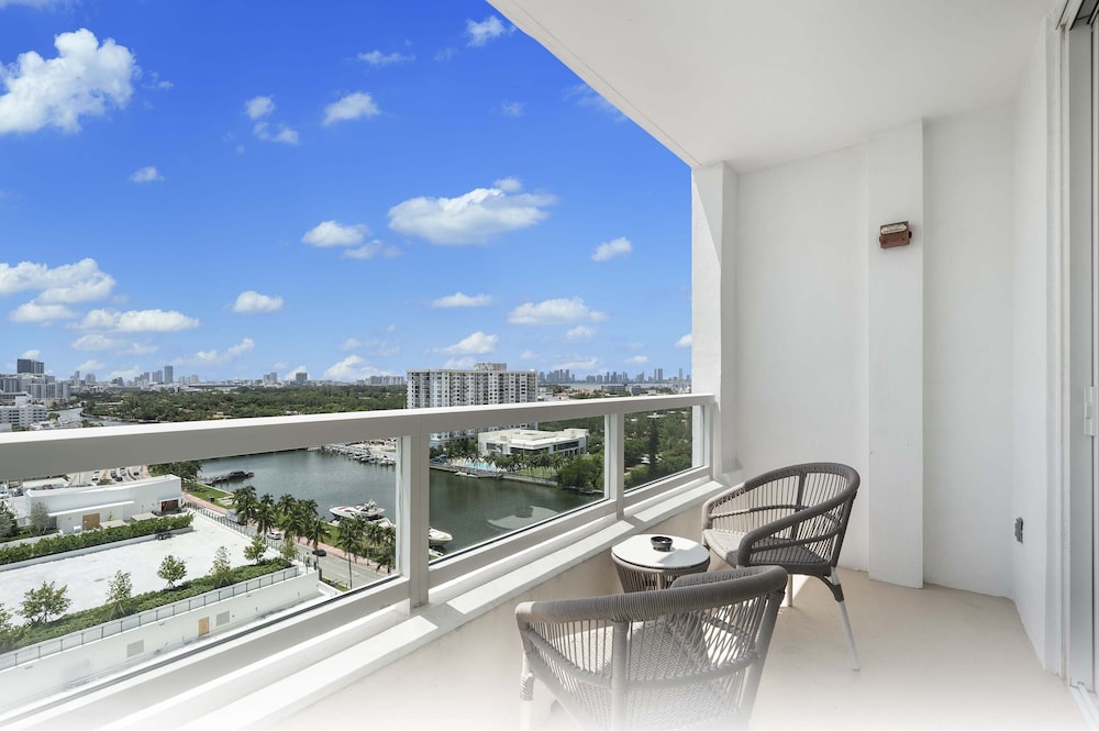Fontainebleau Miami Beach Private Luxury Suites - photo 491