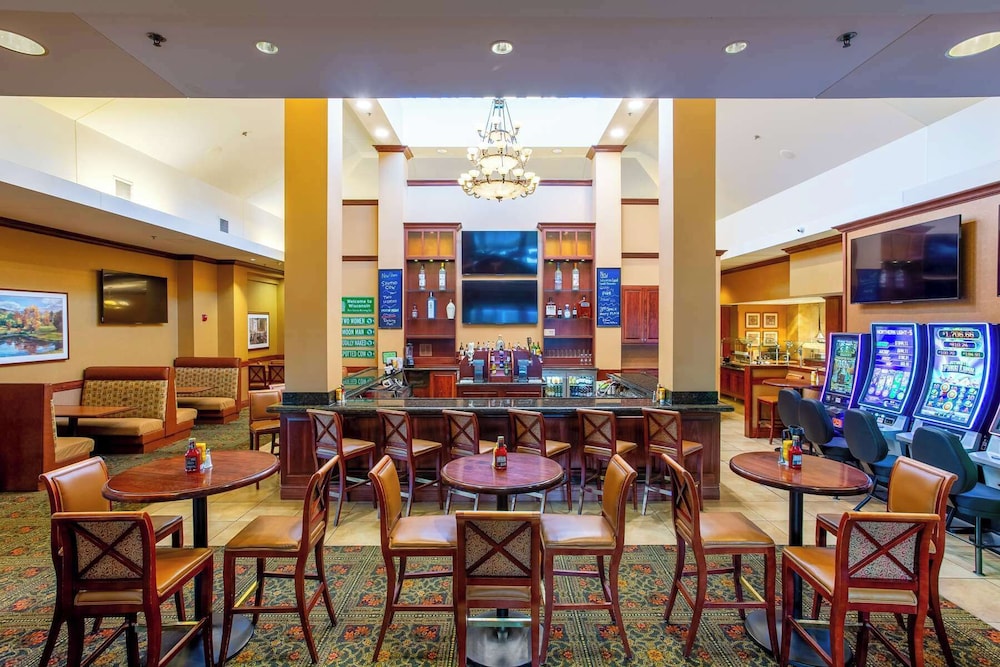 Hilton Garden Inn Milwaukee Northwest Conference Center - photo 35