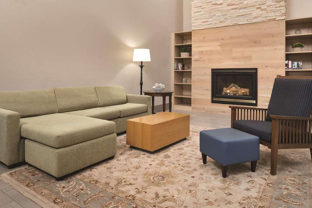 Country Inn & Suites by Radisson Waterloo IA - photo 3