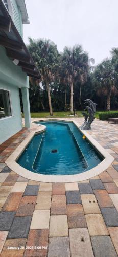 Sunset Haven Luxury 5br 5bath Coastal Retreat in Stuart, United States