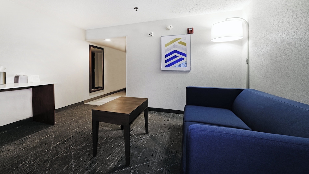 Holiday Inn Express and Suites Walterboro I 95 - photo 14