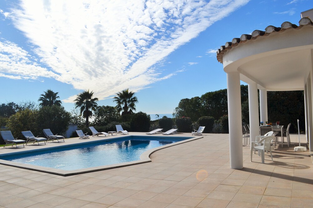 Casa Cama Da Vaca — 4-Star Luxury Hotel in Lagos, Portugal