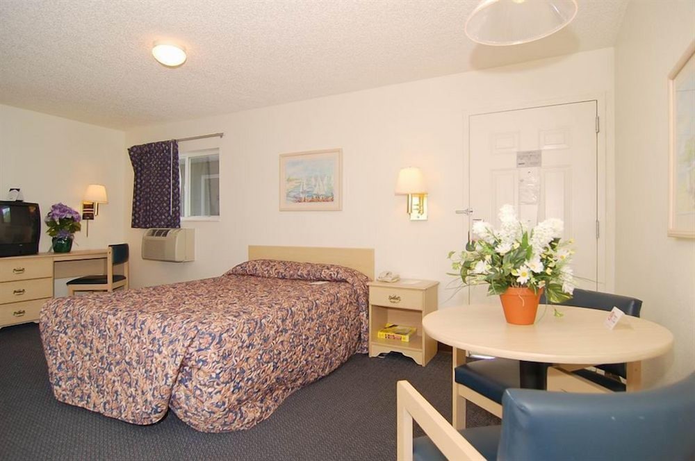 Birch Hill Suites Lakeland - photo 10