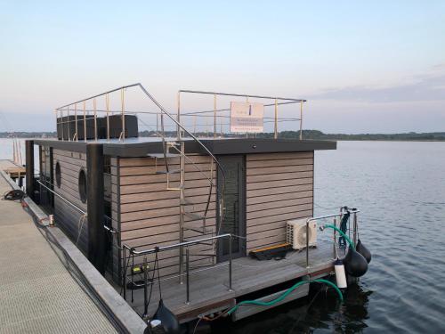 Hausboot Fjord Nordstern Mit Dachterrasse In Schleswig — Schleswig