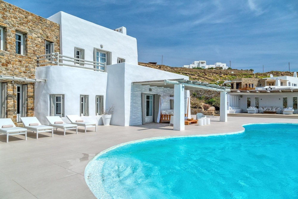 Tranquil Villas — 4-Star Luxury Hotel in Mykonos, Greece