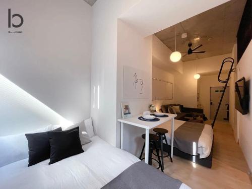 b hotel Nekoyard Loft Studio Close to Peace Park & City Sights in Hiroshima, Japan