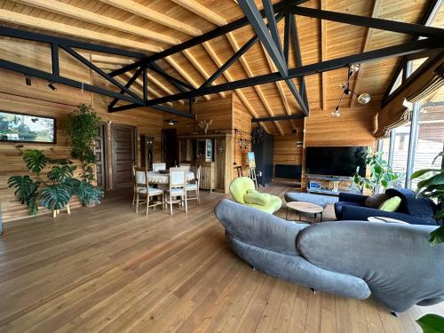 Eco Saguramo Chalet