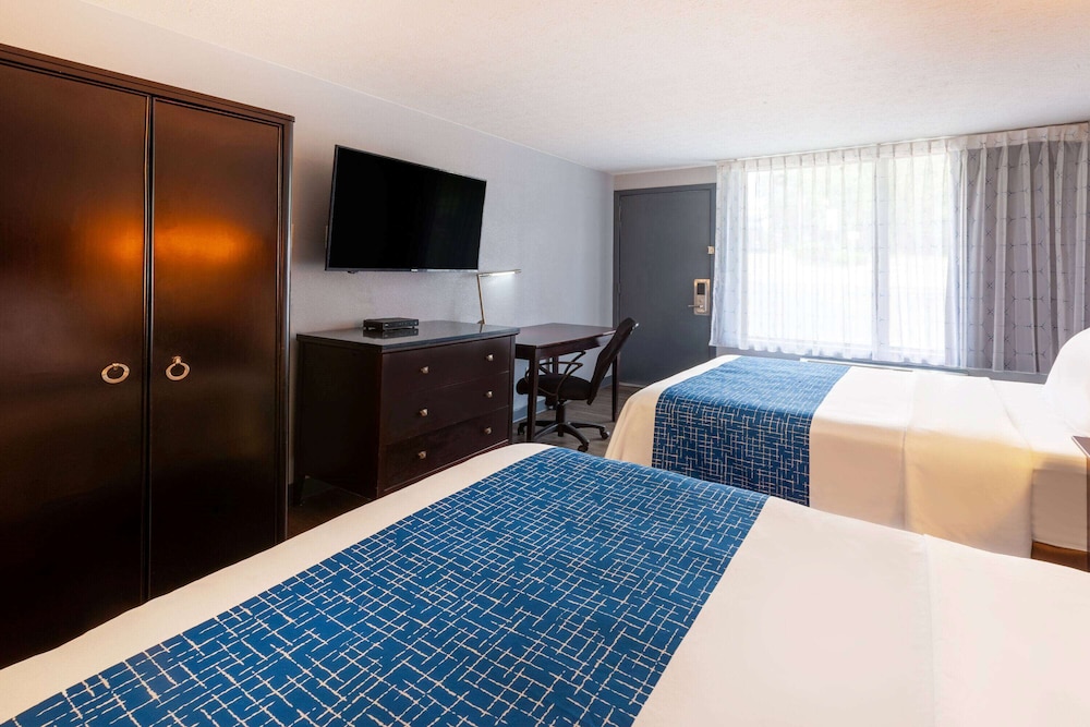 Travelodge By Wyndham Charles Town Harpers Ferry - photo 6