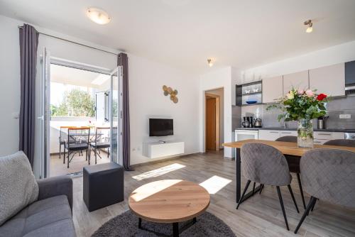 House of Dalmatia — 4-Star Luxury Hotel in Pakostane, Croatia