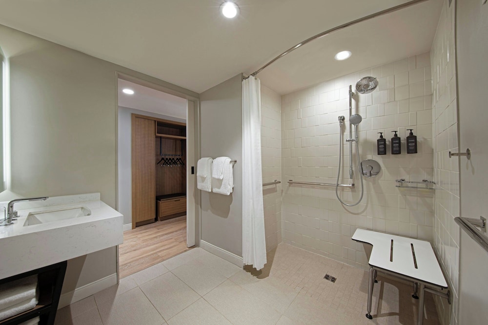 Sheraton Birmingham Hotel - photo 23