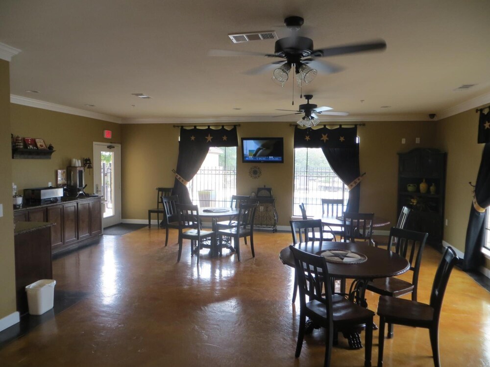 Black Gold Inn - photo 36