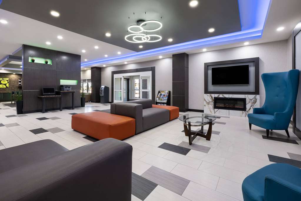 La Quinta Inn & Suites by Wyndham Muskogee - photo 7