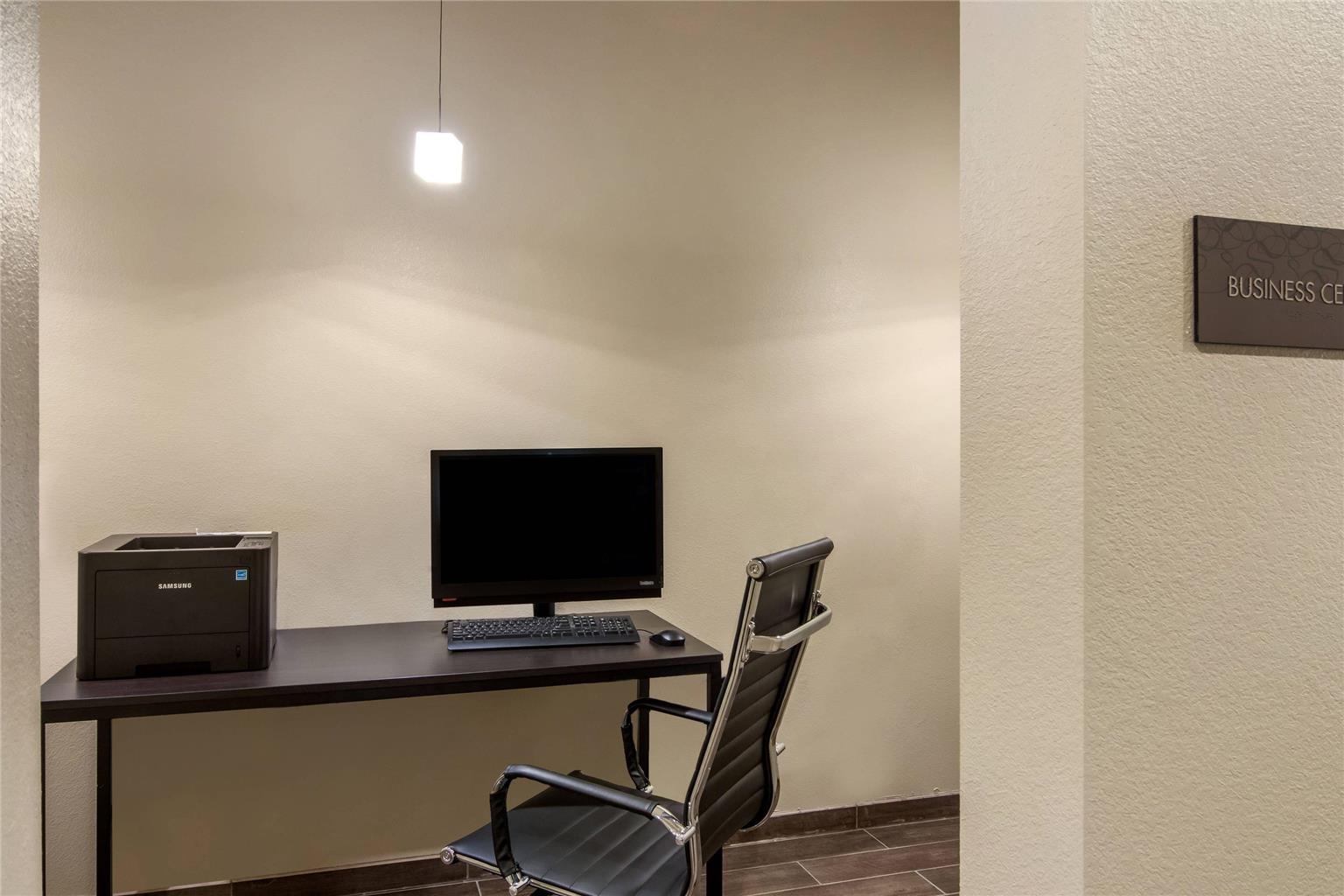 Comfort Suites Brunswick Town Center - photo 30