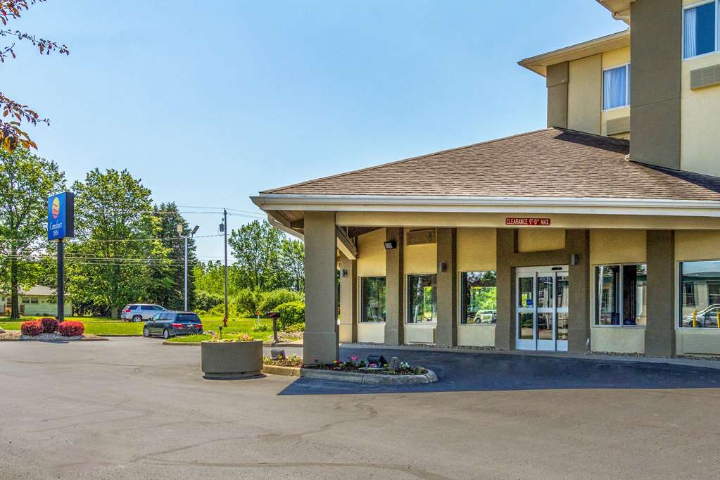Comfort Inn Norwalk Sandusky - photo 3