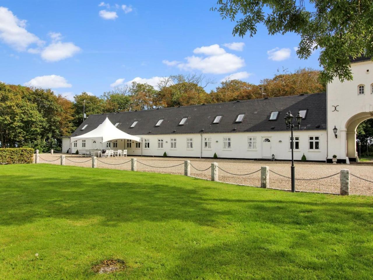 Apartment Edine 4 5km from the sea by Interhome — 4-Star Luxury Hotel in Ulfborg, Denmark