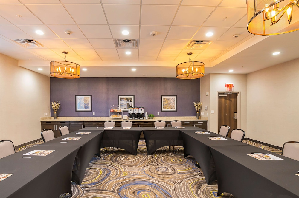 Hampton Inn & Suites Colleyville DFW Airport West - photo 46