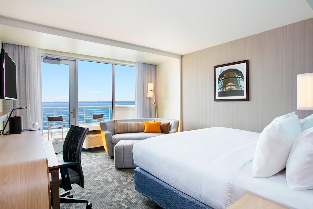Courtyard by Marriott Erie Bayfront - photo 9