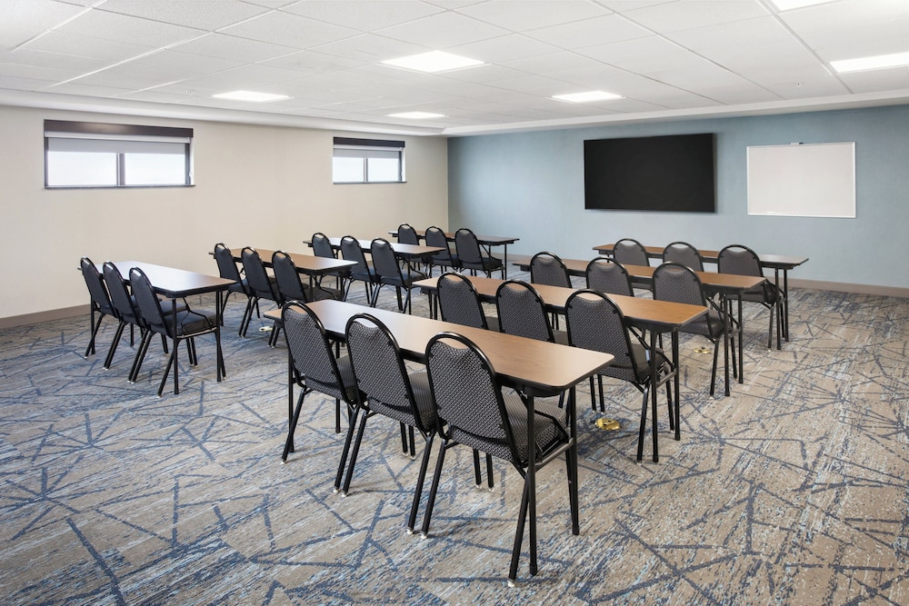 Holiday Inn Express Cleveland Airport Brookpark by IHG - photo 58