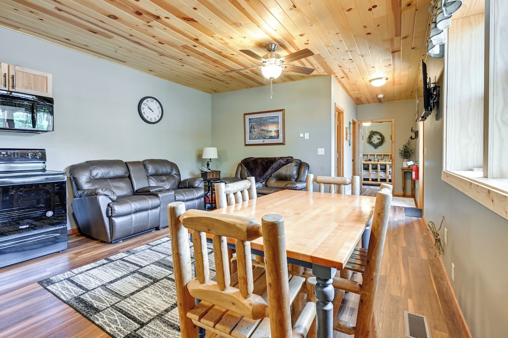 Cozy Lake Wissota Escape with Community Dock — hotel in Chippewa Falls