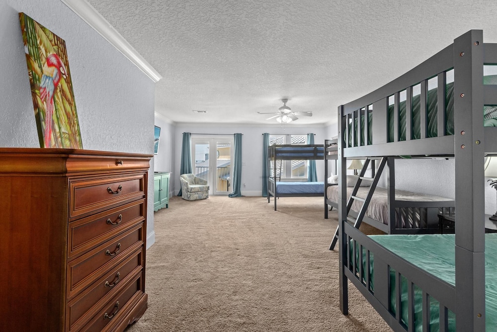 Knee Deep - last minute hotel in Panama City Beach