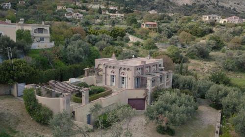 Vrontados Villa — 4-Star Luxury Hotel in Vrontados, Greece