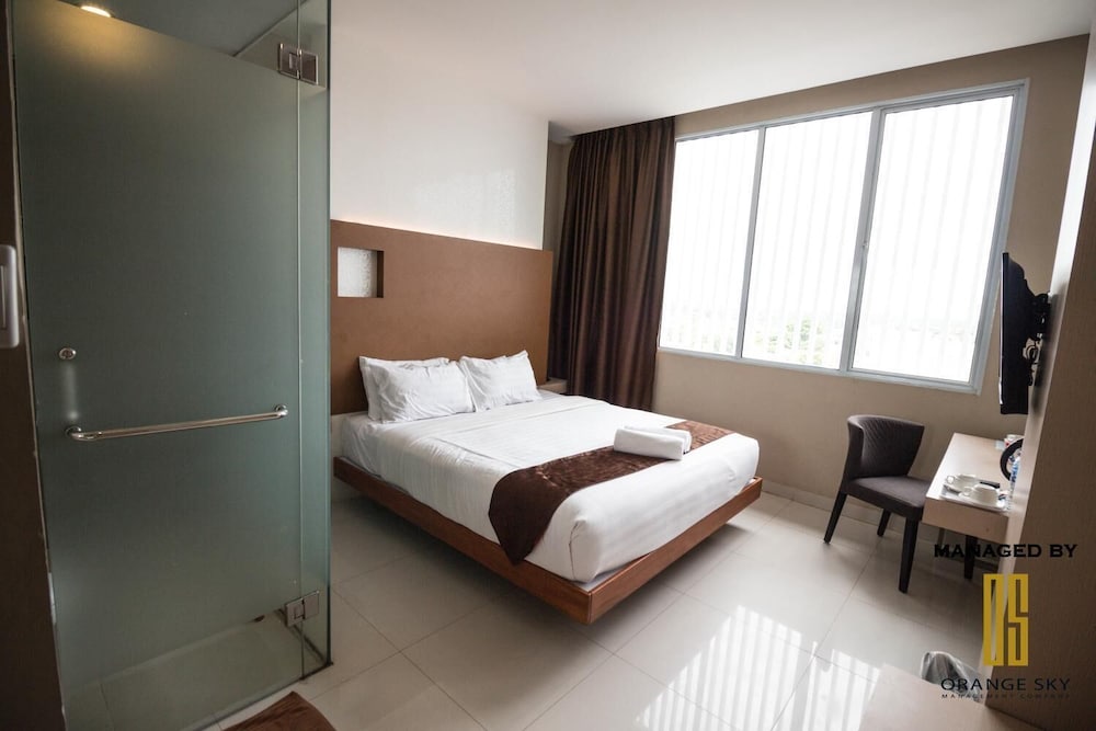 Os Hotel Airport Batam — Batam