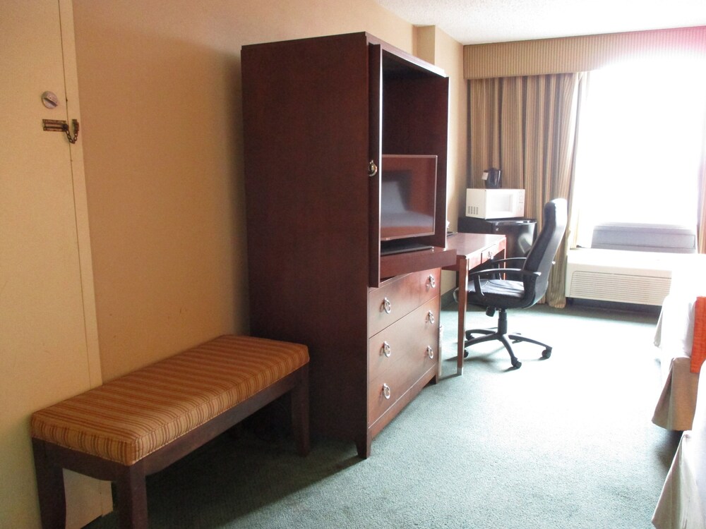 Sioux City Hotel & Conference Center - photo 17