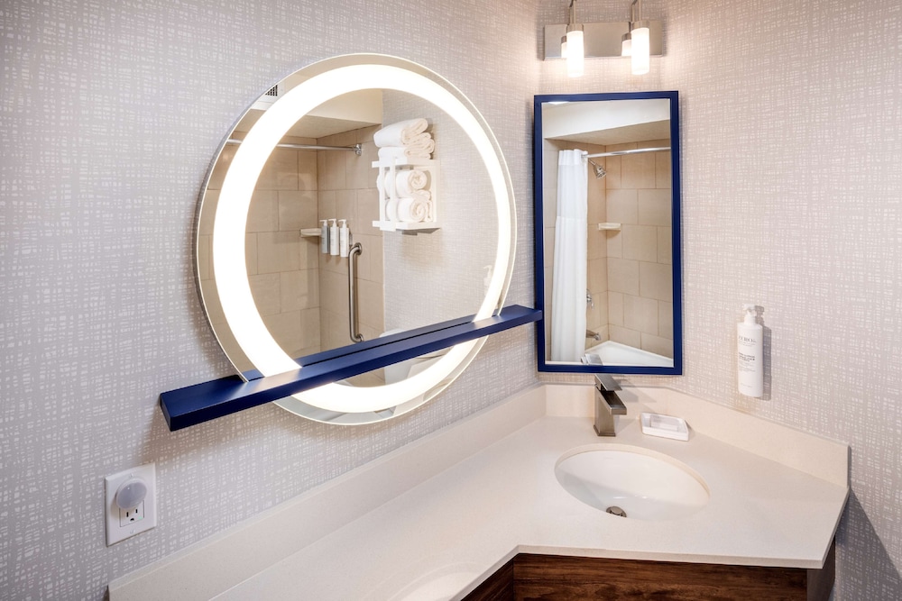 Hampton Inn Pullman - photo 17