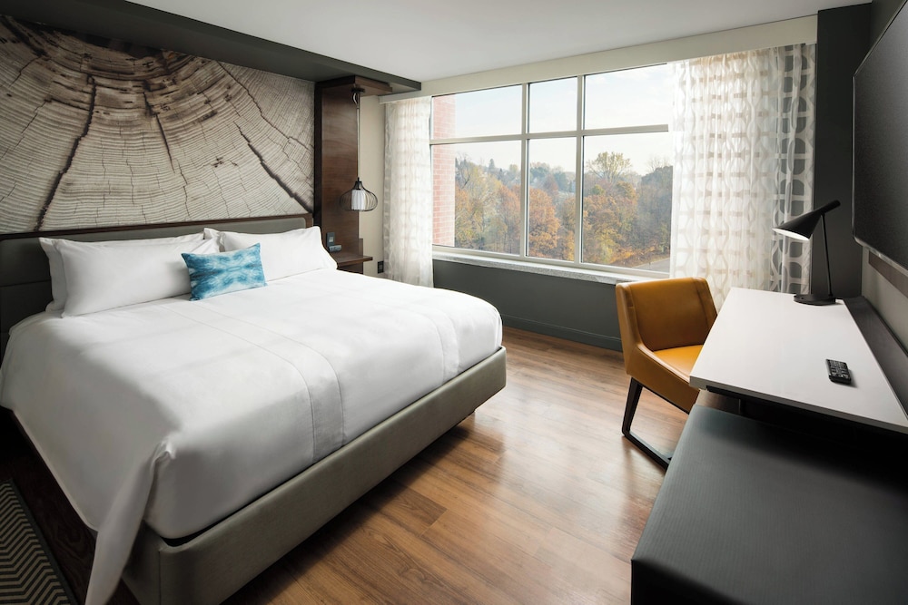 Morgantown Marriott at Waterfront Place - photo 10