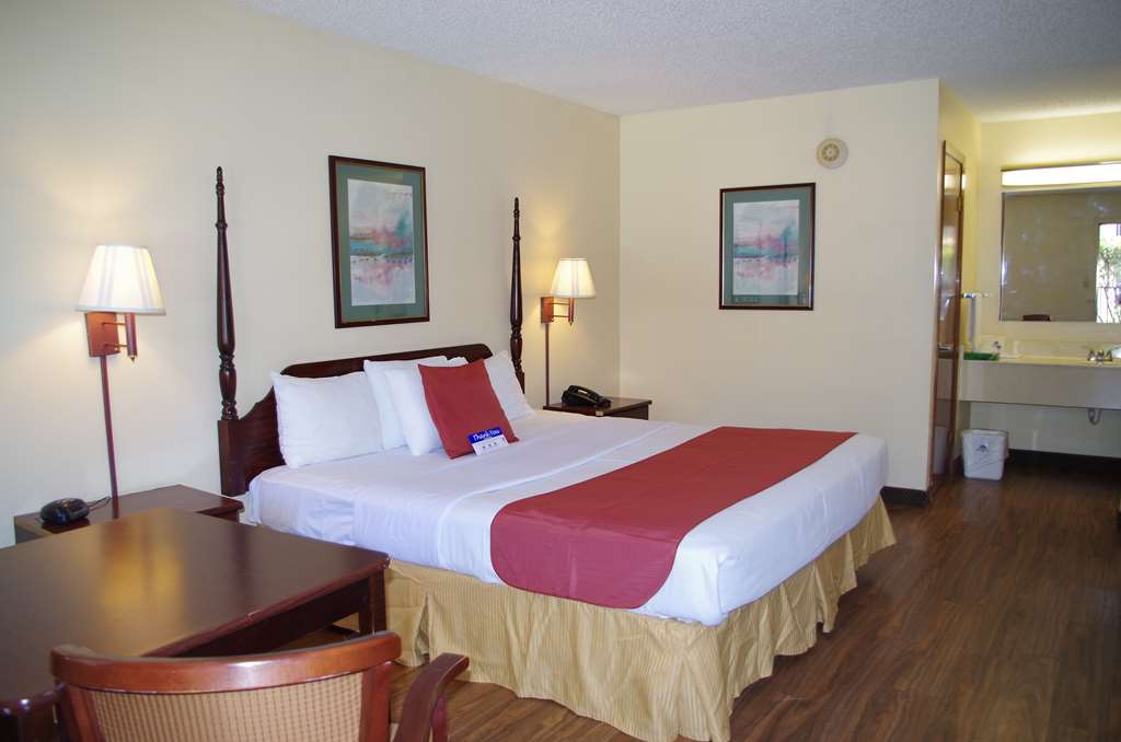 Americas Best Value Inn Malvern - photo 7
