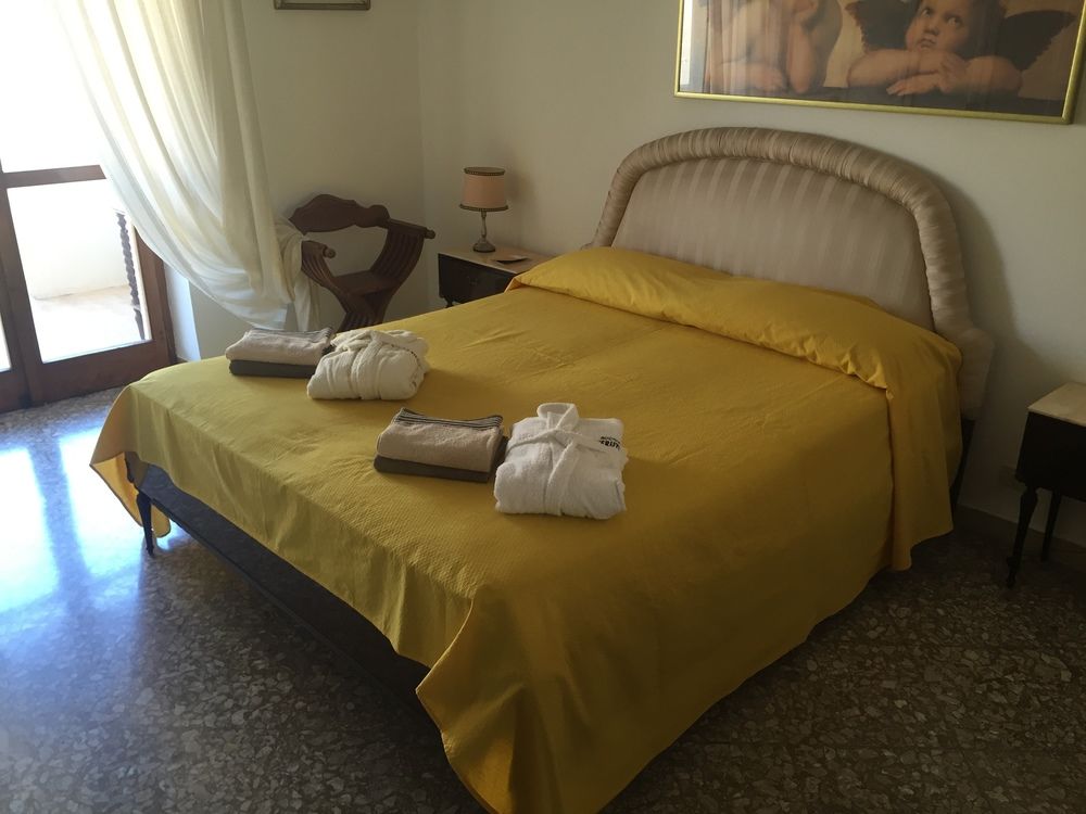 Interno 7 - carbon neutral hotel in Lecce