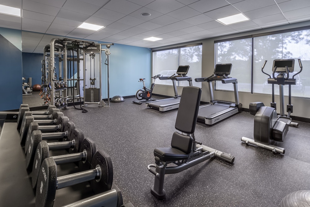 avid hotel Milwaukee West Waukesha by IHG - photo 23