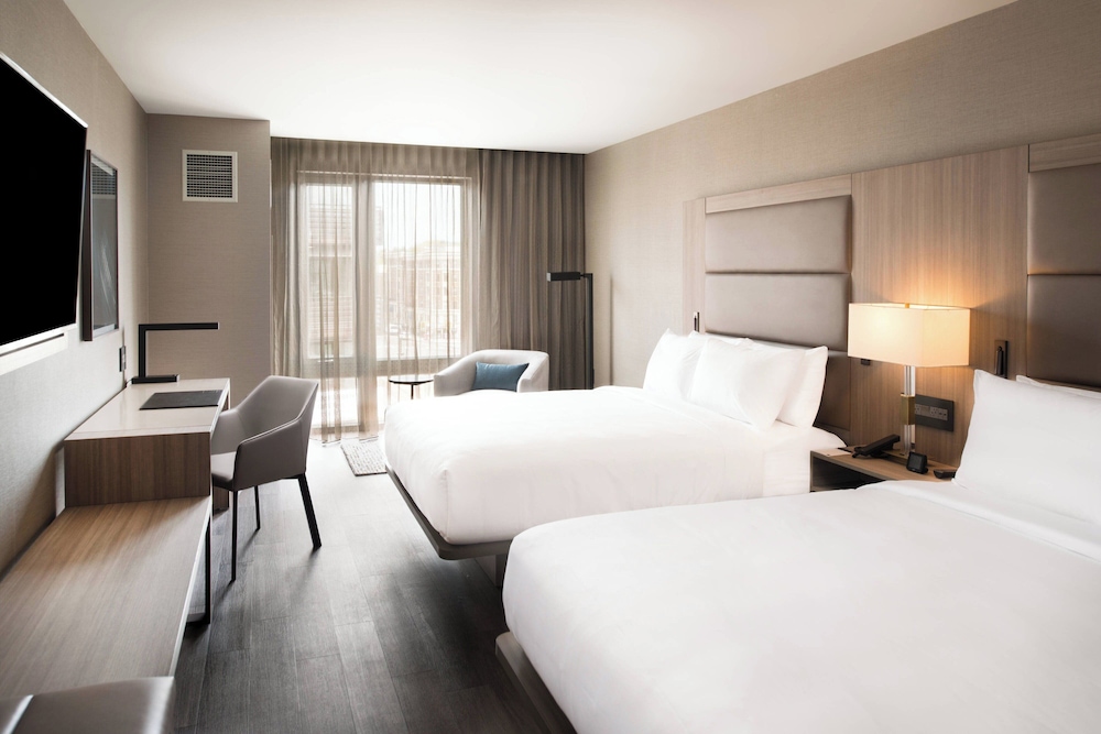 AC Hotel by Marriott Boston Cleveland Circle - photo 21
