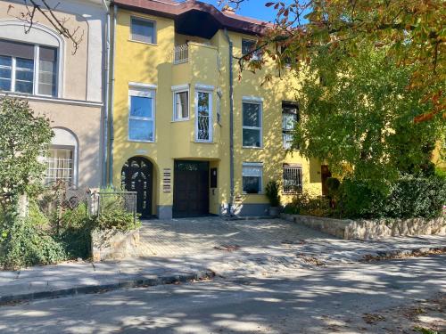 Bellevue Vendégház 2 — Vac — photo 5