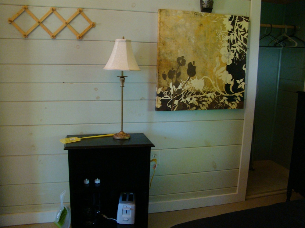 Bay Leaf Cottages & Bistro - photo 24