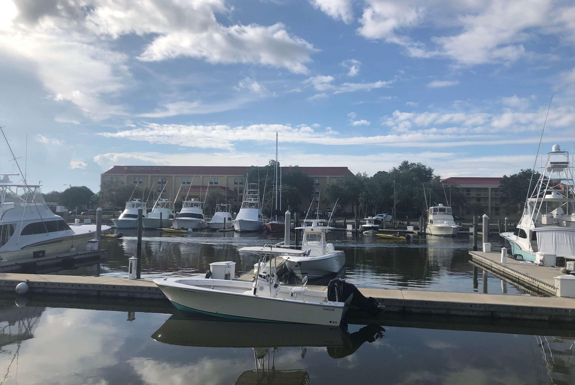 La Quinta Inn & Suites by Wyndham Charleston Riverview - photo 27