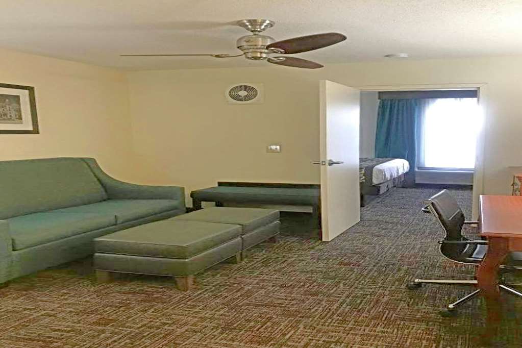 Comfort Inn & Suites O'Fallon St. Louis Area - photo 24