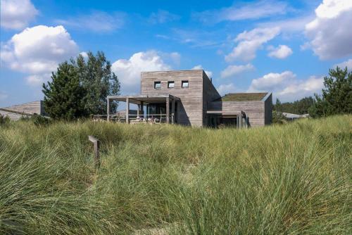 Ultra Luxe Design Villa 4p Glazen Terras & Zonneterras Villa 49 — 4-Star Luxury Hotel in Ouddorp, Netherlands