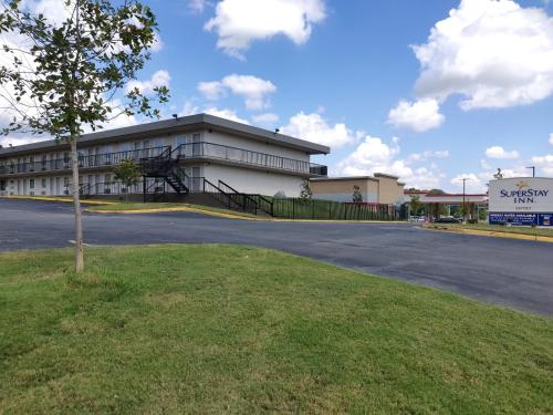 Super Stay Inn - photo 3